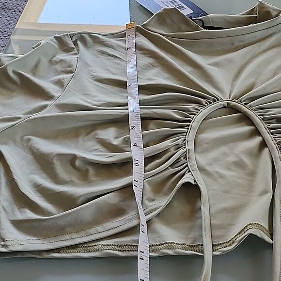 PrettyLittleThing Crop Top - Picture 6 of 9